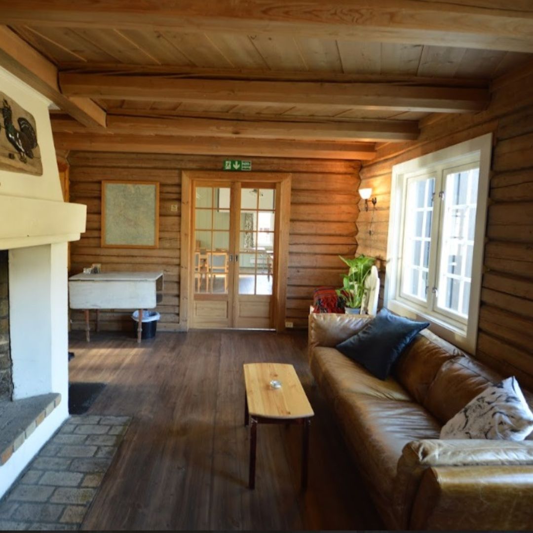 Peisestue ved møterommet